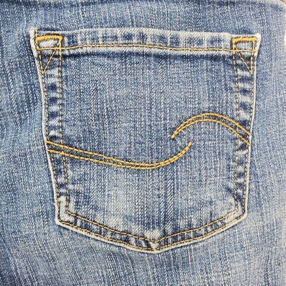 Levi Signature Jean Low Rise Bootcut Stitched Back Pockets Misses Size 4 - Picture 5 of 8